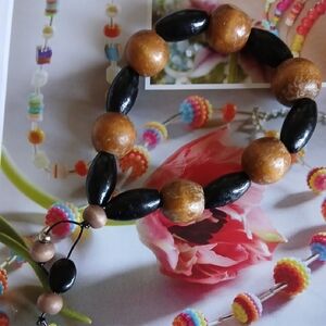 Chunky Wooden Bead Bracelet in Black and Brown